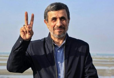 نجاد يحذر خامنئي من "سقوط النظام" بالاحتجاجات الشعبية