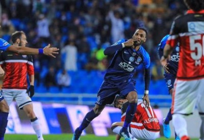 الهلال يسعى لتأمين صدارته بمواجهة الرائد