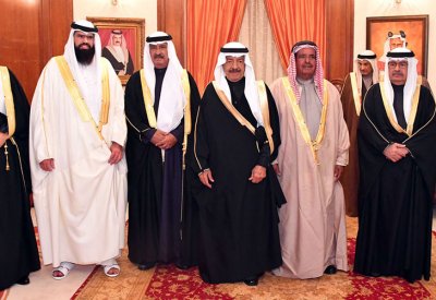 سمو رئيس الوزراء يقدم التهاني للشيخ عبدالله بن سلمان بزواج نجله‎