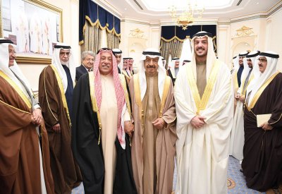 رئيس الوزراء يستعرض الجهود المبذولة للارتقاء بالوضع المعيشي للمواطن