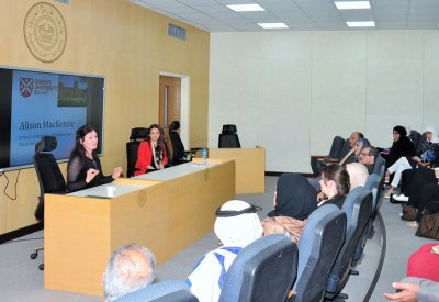 جامعة الخليج العربي تستضيف الدكتورة ماكنزي
