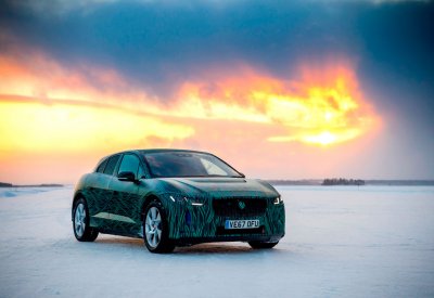 جاكوار I-PACE: شحن سريع وأداء عالٍ في الظروف المناخية القاسية
