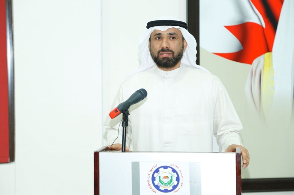رئيس الاتحاد الحر يناشد القيادة الرشيدة بتعليق قرار رفع سعر البنزين