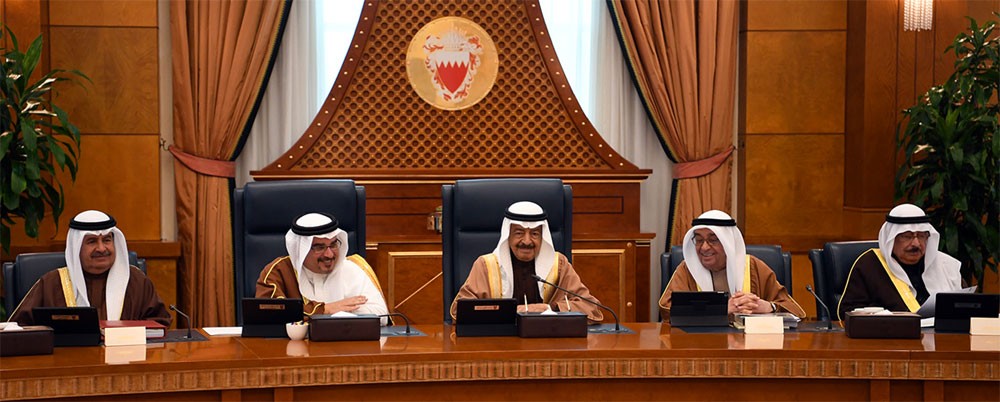رئيس الوزاء يوجه إلى دراسة تركيز برامج الدعم لذوي الدخل المنخفض
