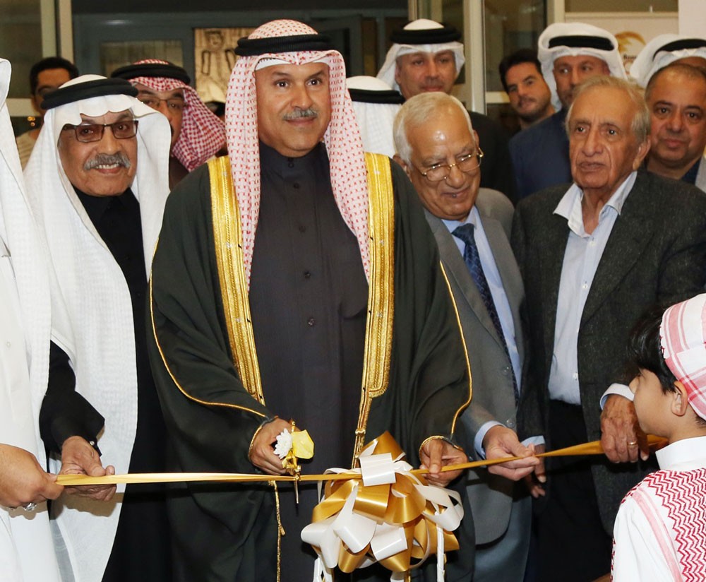 محافظ العاصمة يفتتح المعرض التشكيلي "الخيل والبادية" بنادي النجمة