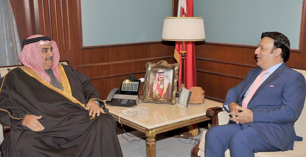 وزير الخارجية يستقبل سفير جمهورية باكستان لدى البحرين