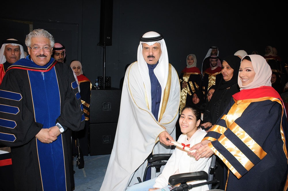 رئيس جامعة البحرين للخريجين: "إنكم نصف الحاضر وكل المستقبل"