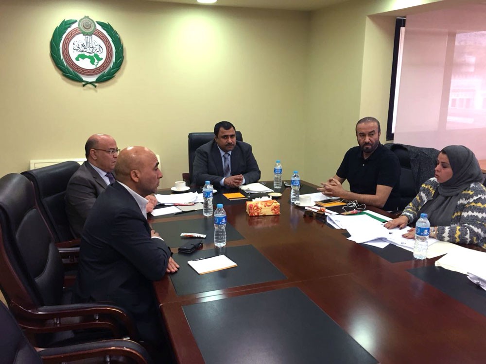 العسومي يترأس اجتماع لجنة الموظفين بالبرلمان العربي في القاهرة