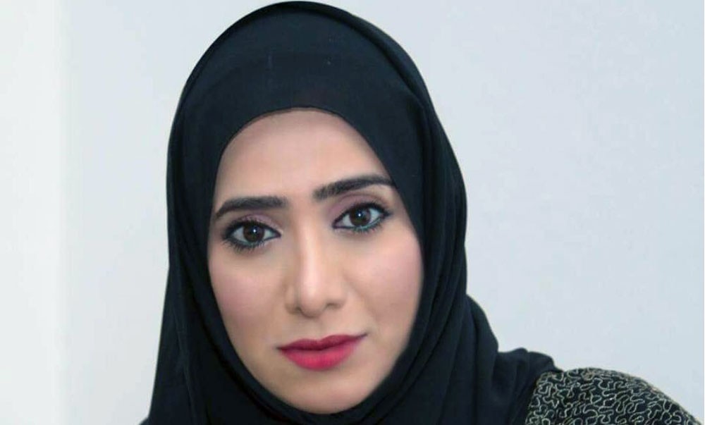 الشاعرة العمانية شميسة النعماني تحكي عن قصائدها في بيت الشعر