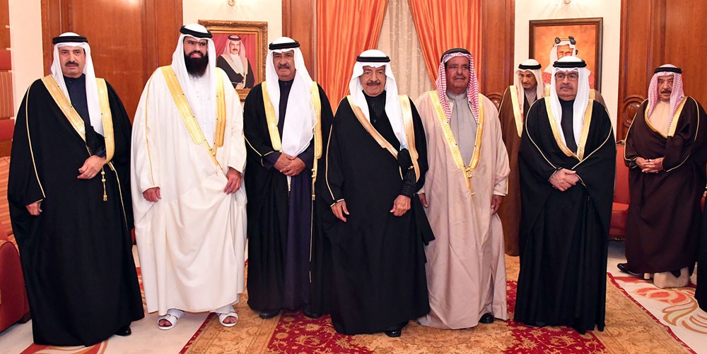 سمو رئيس الوزراء يقدم التهاني للشيخ عبدالله بن سلمان بزواج نجله‎