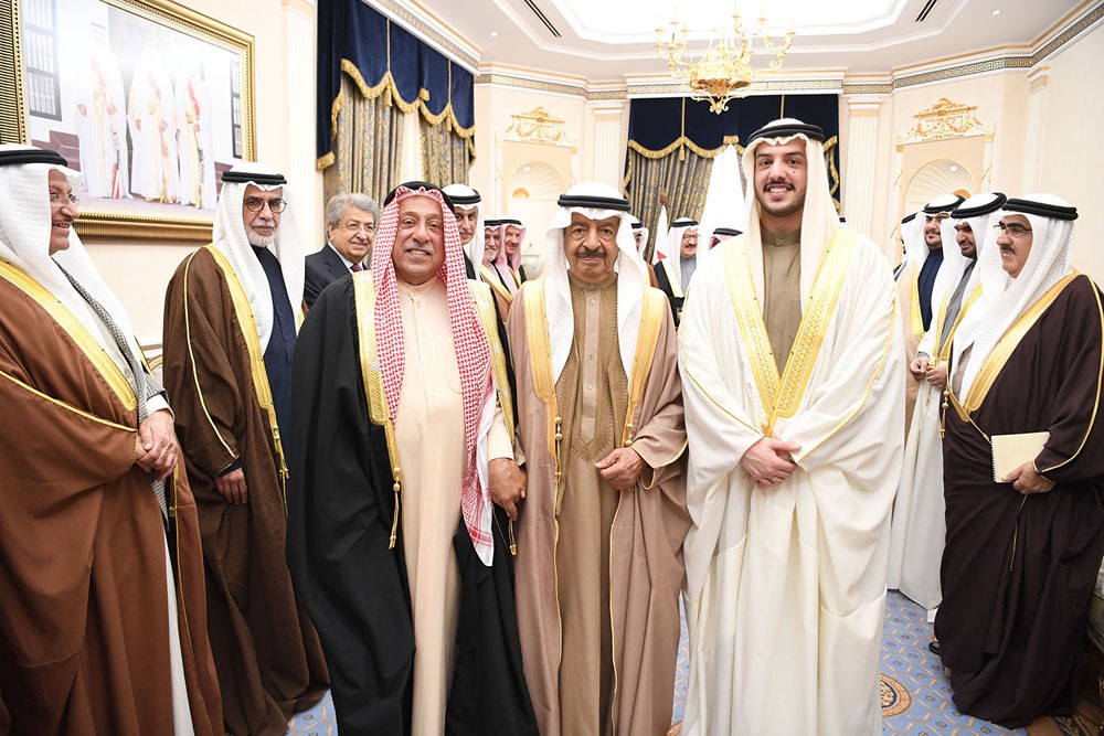 رئيس الوزراء يستعرض الجهود المبذولة للارتقاء بالوضع المعيشي للمواطن