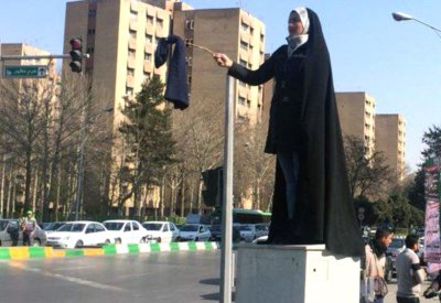 إيران.. محجبات يلتحقن بحملة مناهضة الحجاب الإجباري