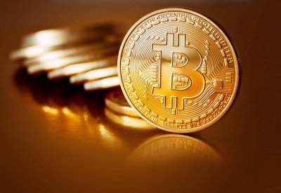 موجة خسائر جديدة تهز عرش 4 عملات رقمية