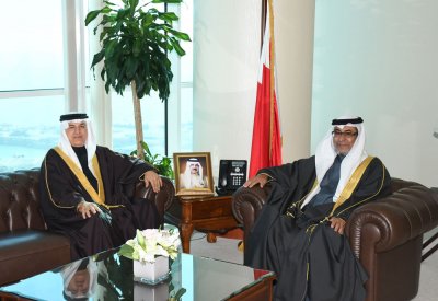 وزير شؤون المجلسين يستقبل السفير إبراهيم محمود