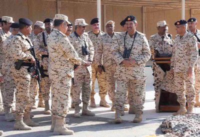 القائد العام يتفقد تجهيزات التمرين التعبوي المشترك (قوة العزم)