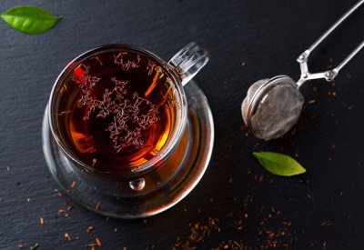 الأطباء يحذرون من الشاي الساخن لصلته بمرض خطير