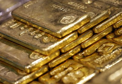 أسعار الذهب تتراجع مع صعود الدولار