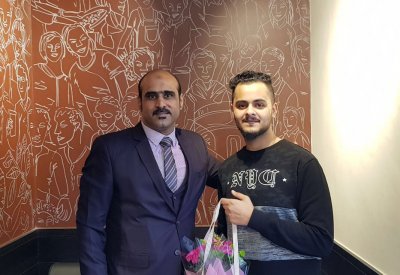 المستشار الثقافي يطمئن على صحة طالب بحريني تعرض لحادث في ليفربول