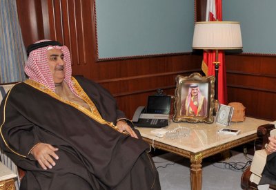 وزير الخارجية يشيد بجهود هيئة البحرين للثقافة والآثار