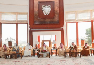 الملك يستقبل الشيخ سلطان بن سحيم آل ثاني 