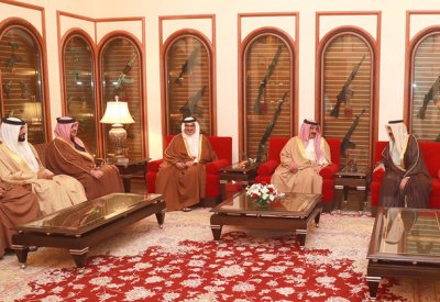 الملك يستقبل سمو الشيخ أحمد بن محمد بن سلمان آل خليفة