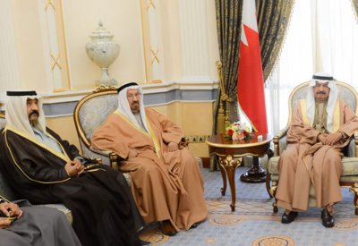رئيس الوزراء يؤكد اعتزازه وتقديره للجهود الوطنية في سبيل رفع اسم البحرين عاليا