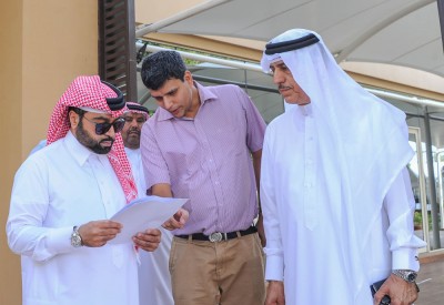 فيصل بن راشد يتفقد قرية البحرين الدولية للقدرة ويشيد بجهود اللجان