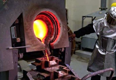 الذهب يرتفع مع هبوط الدولار لأدنى مستوياته