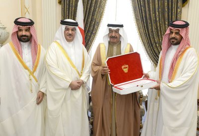 رئيس الوزراء يستقبل وزير شئون الديوان الملكي