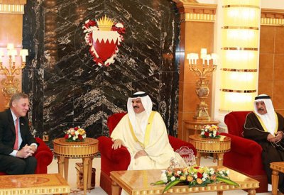 العاهل يستقبل رئيس لجنة الاستخبارات بالشيوخ الأمريكي