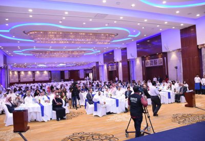 الغرفة تكرم رؤساء وأعضاء لجان ومجالس أعمال الدورة 28