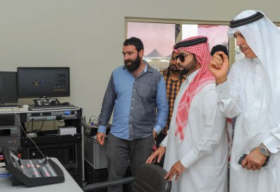 فيصل بن راشد يشيد بدور الإعلام لإبراز كأس الملك للقدرة