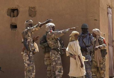 مالي.. عشرات القتلى من الإرهابيين في عملية عسكرية فرنسية