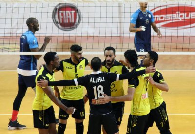 الهلال السعودي يجرد طائرة الأهلي من اللقب العربي
