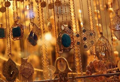 الذهب يتجه لأكبر خسارة أسبوعية هذا العام مع ارتفاع الدولار