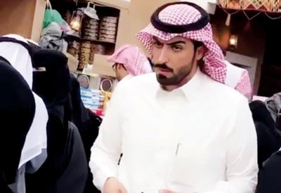 ما قصة السعودي بائع (كليجا) الوسيم؟