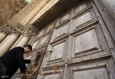 كنيسة القيامة تفتح أبوابها بعد تراجع إسرائيل