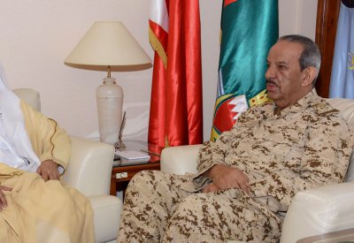 القائد العام يستقبل السفير الإماراتي بمناسبة انتهاء فترة عمله