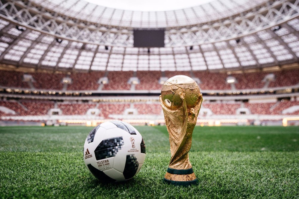 الجراد يهدد المونديال روسيا