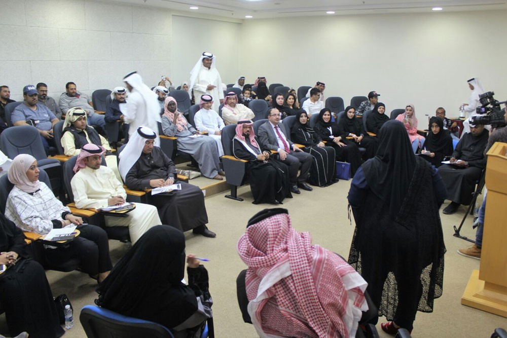 فوز الفريق المعارض في مناظرة اللهجات العامية سبب تراجع اللغة العربية