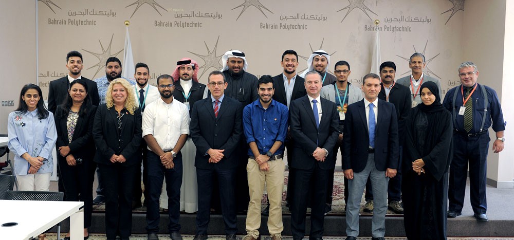 بوليتكنك البحرين ينظم يوماً لعرض وتقييم خطط عمل الطلبة الخاصة بمشاريع التخرج