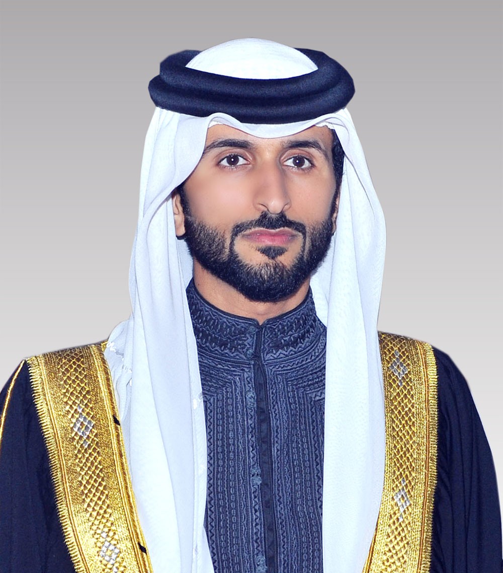 عسكر يهنىء ناصر بن حمد بإنجاز التاج الثلاثي