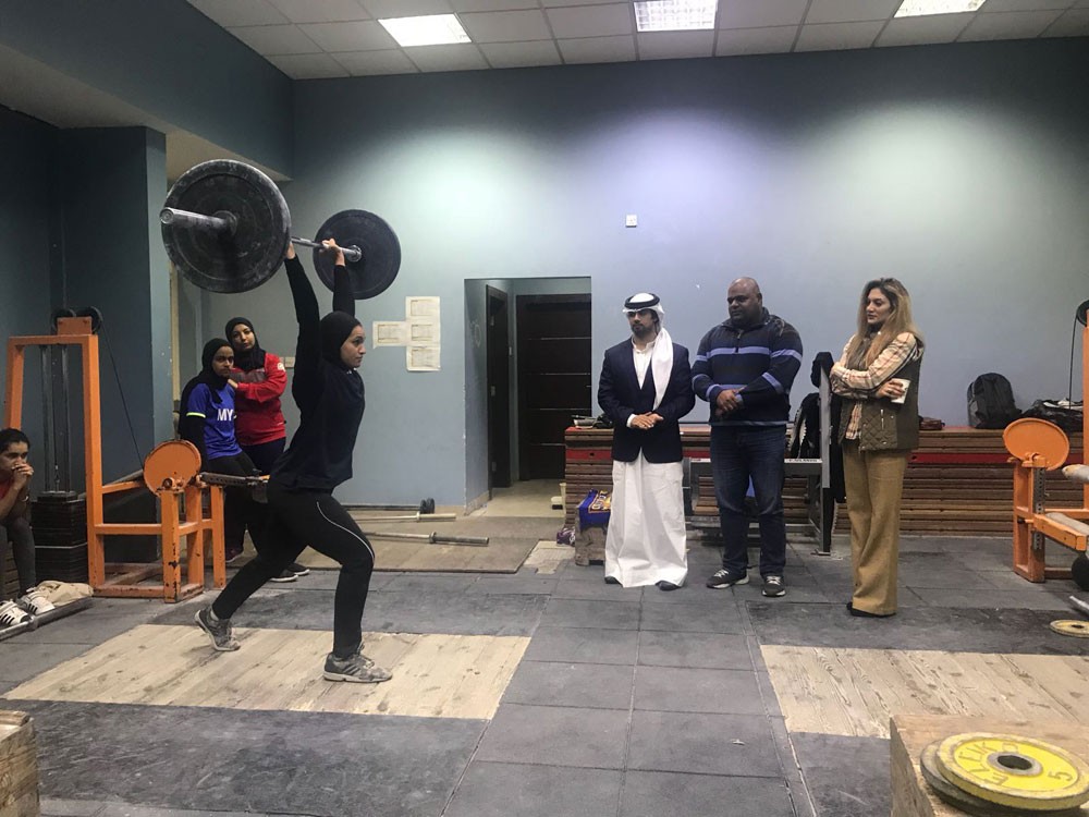 الغانم يزور تدريبات منتخبات رفع الأثقال استعداداً لبطولة غرب آسيا
