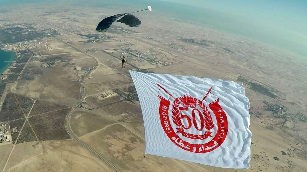 سلمان بن عبدالله يشيد بدعم قوة دفاع البحرين لاتحاد الرياضات الجوية