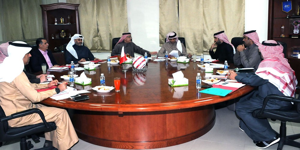 علي بن خليفة يترأس الاجتماع السابع عشر لمجلس إدارة اتحاد الكرة