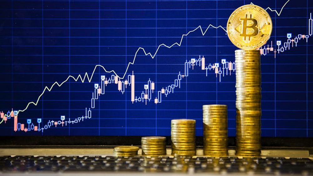 "بيتكوين" تقفز مع اتجاه أميركا لتنظيم العملات الرقمية