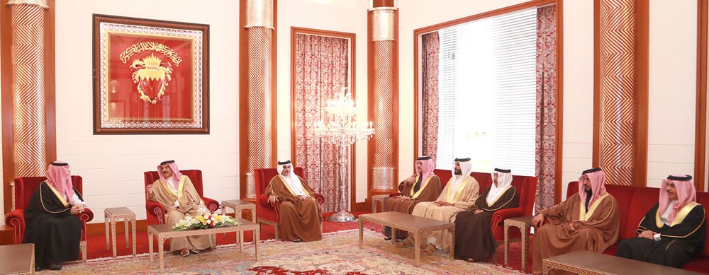 الملك يستقبل نائب أمير المنطقة الشرقية