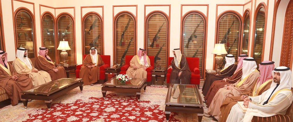 الملك يستقبل سمو الشيخ أحمد بن محمد بن سلمان آل خليفة