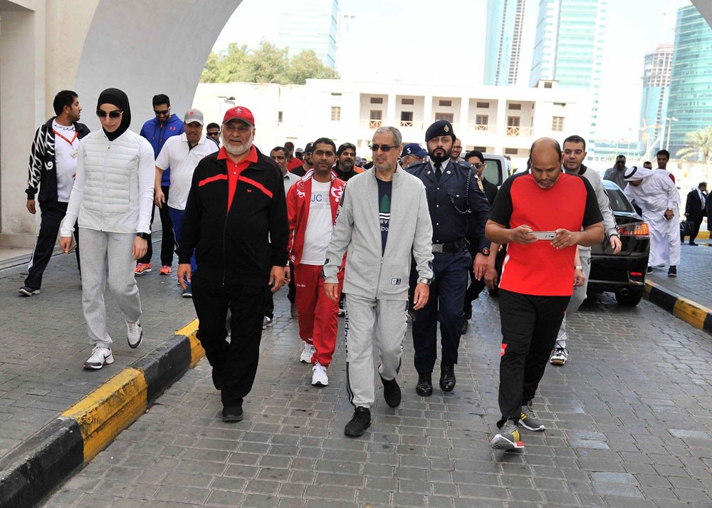 مئات الموظفين والعاملين في "الاشغال والبلديات" يحييون اليوم الرياضي 