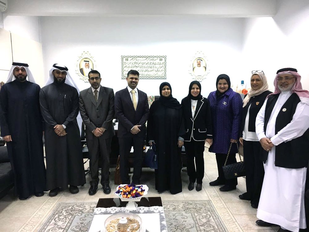 مراجعو المدارس بـ "هيئة الجودة" يستكملون مراجعة أداء مدرسة بالكويت